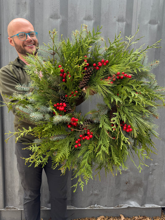 Wreath Premium with Berries and Pinecones